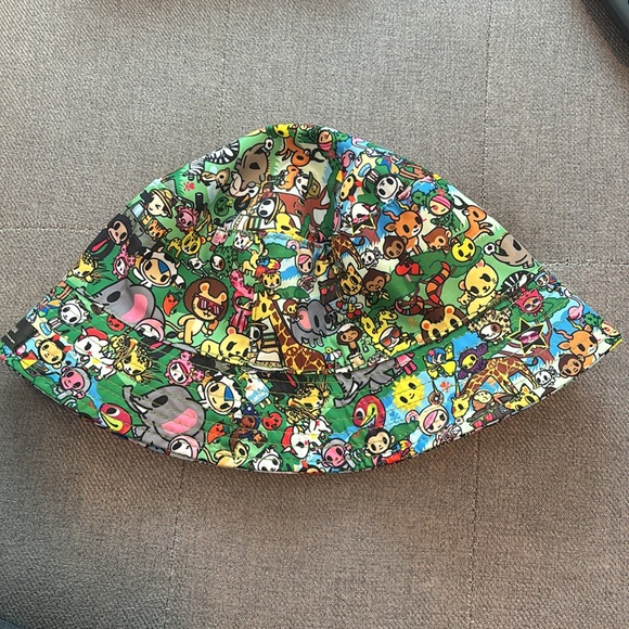 Reversible Tokidoki bucket hat - Picture 2 of 2